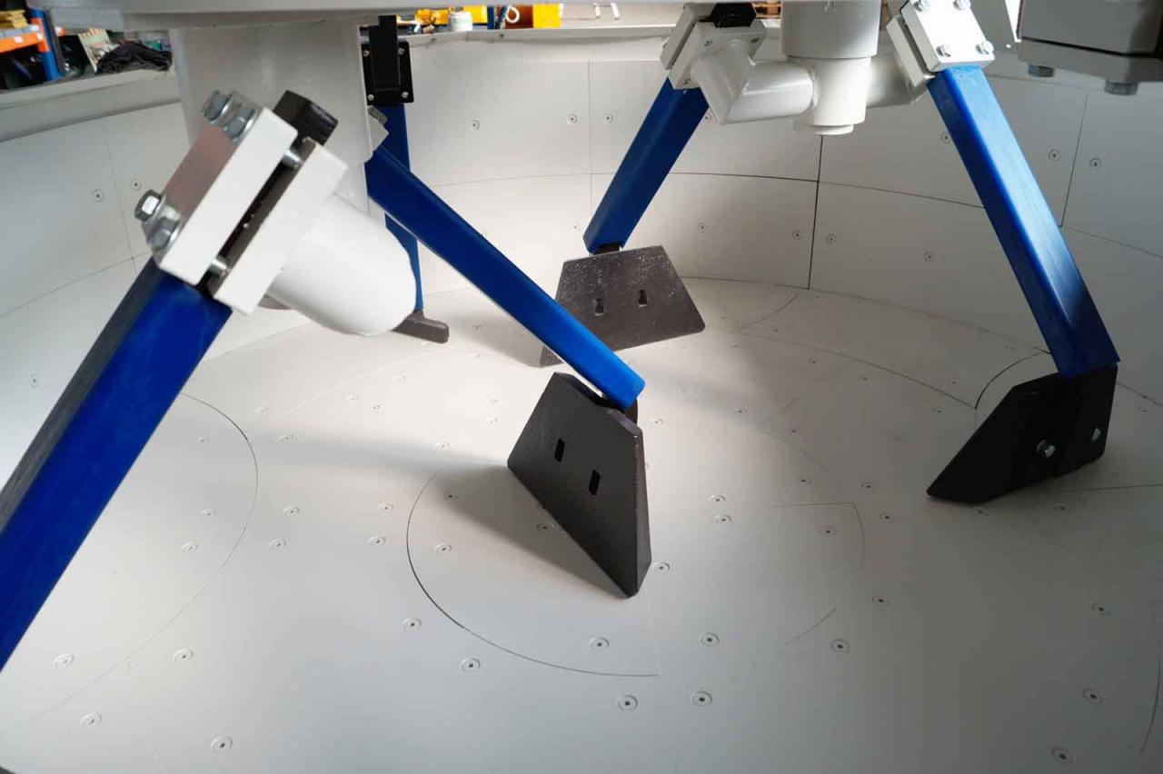 planetary_countercurrent_mixer_epm-innenansicht_verbundpanzerauskleidung_dsc00125.jpg